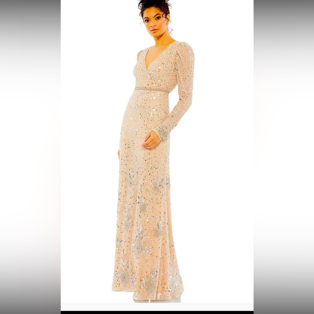 Stunning evening gown. Never worn. NWT